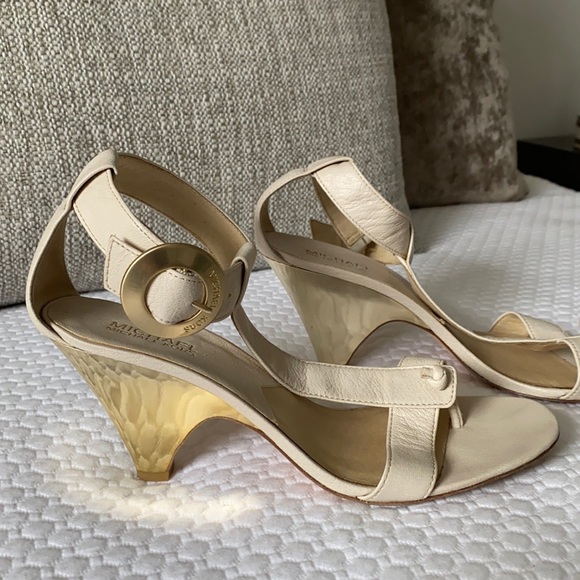 Michael Kors heels - Picture 2 of 4